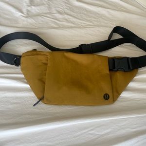 lululemon multi pocket belt bag
